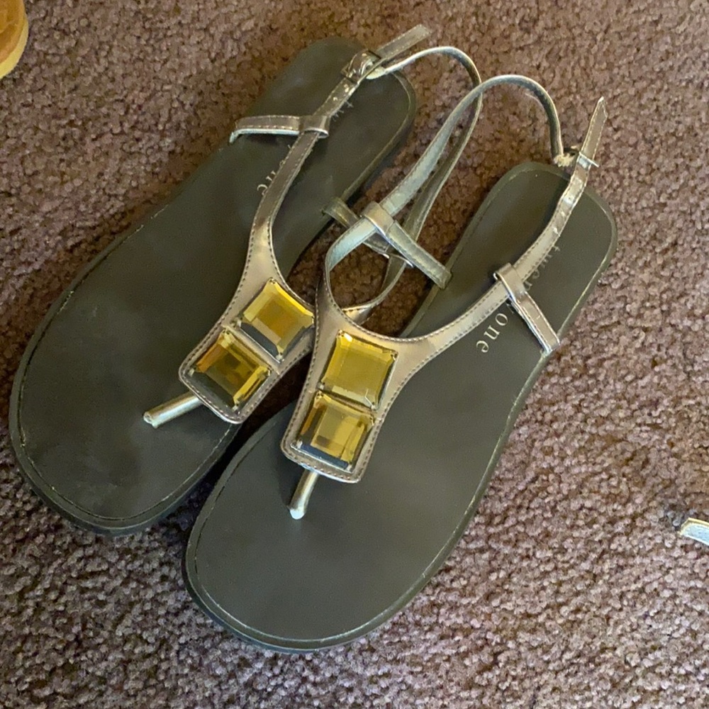 Twentyone sandals